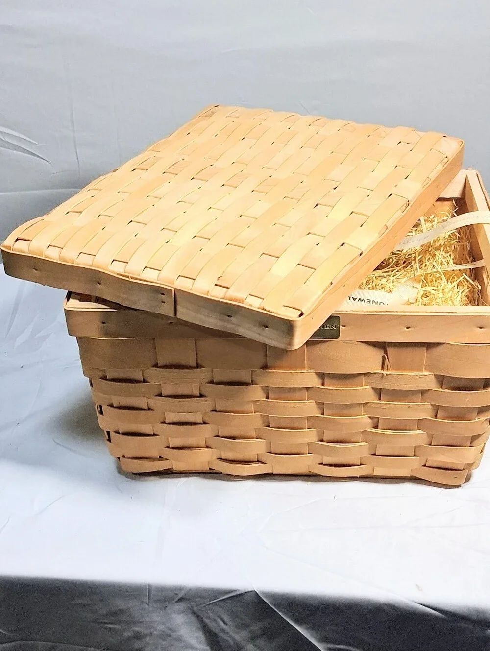 Stonewall Kitchen Small Handwoven Wood Strip Basket with Hay and Matching Lid